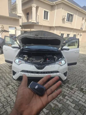 Toyota RAV4 2017 White