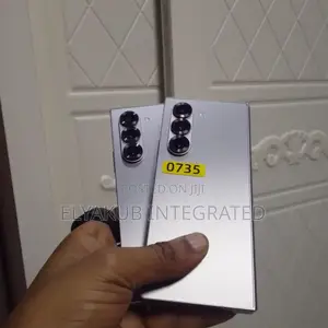 New Samsung Galaxy Fold 512 GB Silver