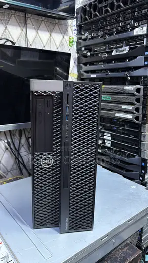 Desktop Computer Dell Precision 5820 32GB Intel Xeon SSD 512GB