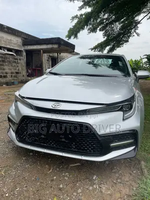 Toyota Corolla XSE 2023 Silver