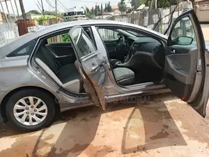 Hyundai Sonata Limited 2.0T Sedan (2.0L 4cyl 6A) 2013 Gray