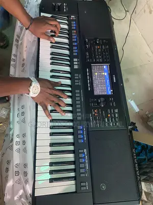 Professional Yamaha Keyboard Sx720