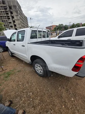 Toyota Hilux 2014 White