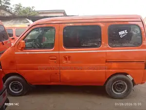 Suzuki APV Minibus 2011 Orange