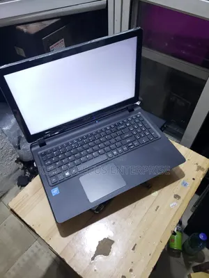 Laptop Acer Aspire ES1-533 4GB Intel Celeron HDD 500GB