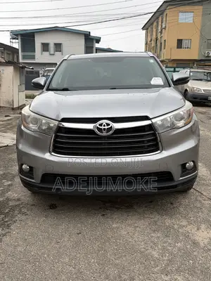 Toyota Highlander XLE 4dr SUV AWD (3.5L 6cyl 6A) 2015 Gray