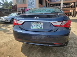 Hyundai Sonata SE 2.0T Sedan FWD (2.0L 4cyl 6A) 2013 Blue