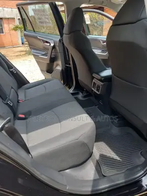 Toyota RAV4 XLE AWD 2020 Black