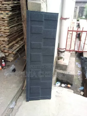 Dark Black Stone Coated Shingle Products With 50 Years Warranty