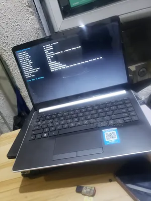 Laptop HP 14-ep0063 4GB AMD A4 SSD 60GB