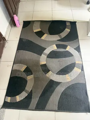 Black Center Carpet