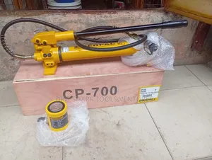 10-Ton Enerpac Hydraulic Jack With Hand Pump(Cp-700)