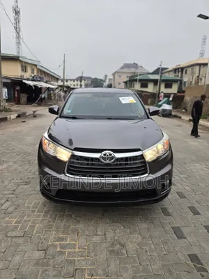 Toyota Highlander LE 4dr SUV (2.7L 4cyl 6A) 2014 Gray