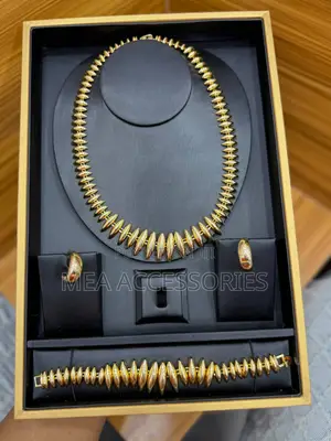 Female Gold Jewelry Set