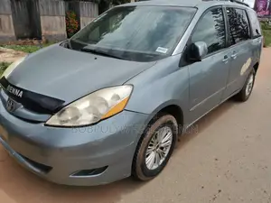 Toyota Sienna LE 4WD 2007 Blue