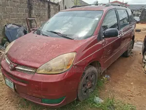 Toyota Sienna CE 2005 Red