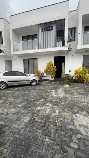 3bdrm Townhouse/Terrace in Ella'S Court, Ogombo for sale