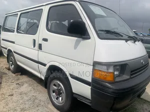 Toyota HiAce 2004 White