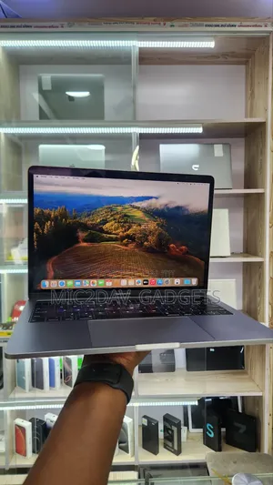 Laptop Apple MacBook Pro 2018 8GB Intel Core i5 SSD 256GB