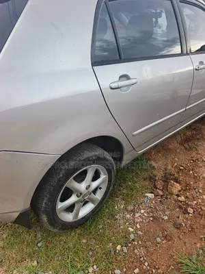 Toyota Corolla Liftback 2004 Silver
