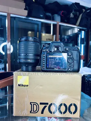 Nikon D7000 With Lens