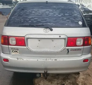 Toyota Picnic 2.0 FWD 1999 Silver