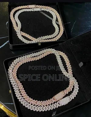 VVS Moissanite Diamond Cuban Neckchain