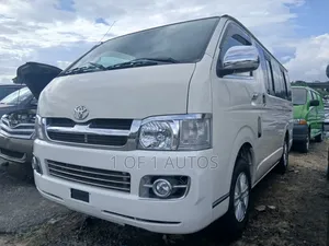 Toyota HiAce 2010 White