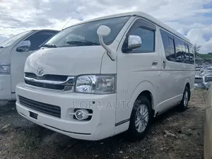 Toyota HiAce 2014 White