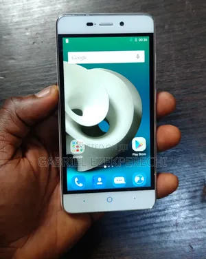 ZTE Blade A452 8 GB White