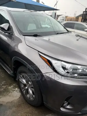 Toyota Highlander XLE 4dr SUV AWD (3.5L 6cyl 6A) 2014 Gray
