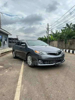 Toyota Camry LE 4dr Sedan (2.5L 4cyl 6A) 2012 Gray