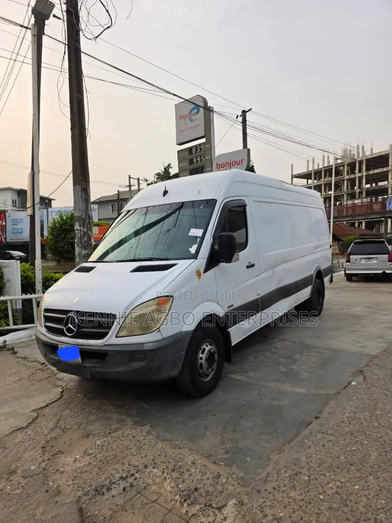 Mercedes-Benz Sprinter 2012 White