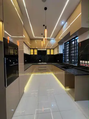 Furnished 5bdrm Duplex in Thomas Estate for sale