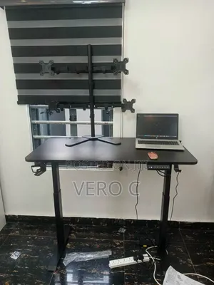 Electric Adjustable Gaming Table.
