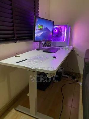 Quality Gaming Table With Adjustable Height
