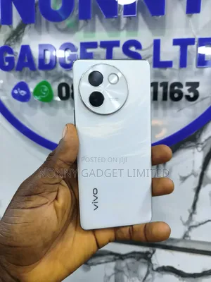 Vivo V30e 256 GB White