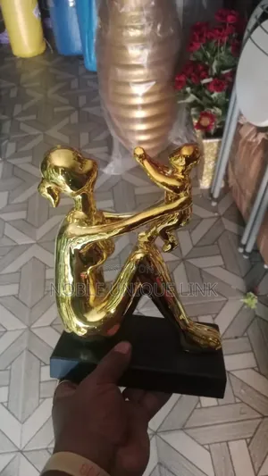 Decorative Figurines Statue