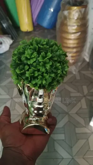 Decorative Figurines Statue