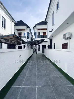 4bdrm Duplex in Lekki Expressway for rent
