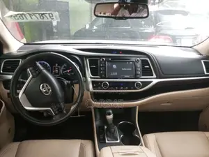 Toyota Highlander 2015 Gold