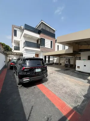 5bdrm Duplex in Lekki Phase 1 for sale