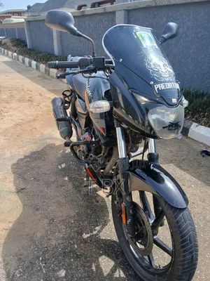 Bajaj Pulsar 220 F 2021 Black