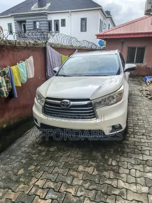 Toyota Highlander Limited 4dr SUV (3.5L 6cyl 6A) 2015 White