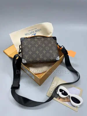 High Quality Luxury Louis Vuitton Side / Messenger Bag Available