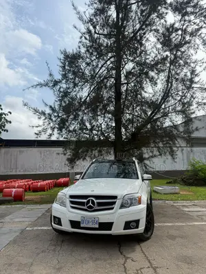 Mercedes-Benz GLK-Class 350 4MATIC 2011 White
