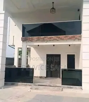 Glass Handrail With Sliver Profile