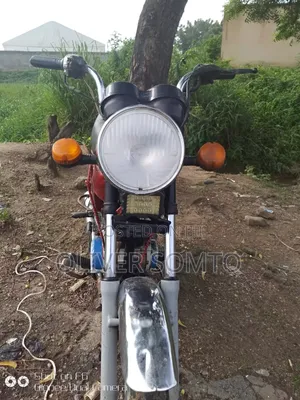 Bajaj Boxer 100 2024 Red