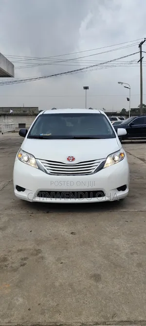 Toyota Sienna 2017 White