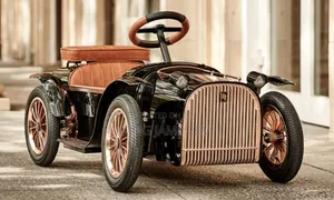 De Throne General Electric Lithium Kid's Car